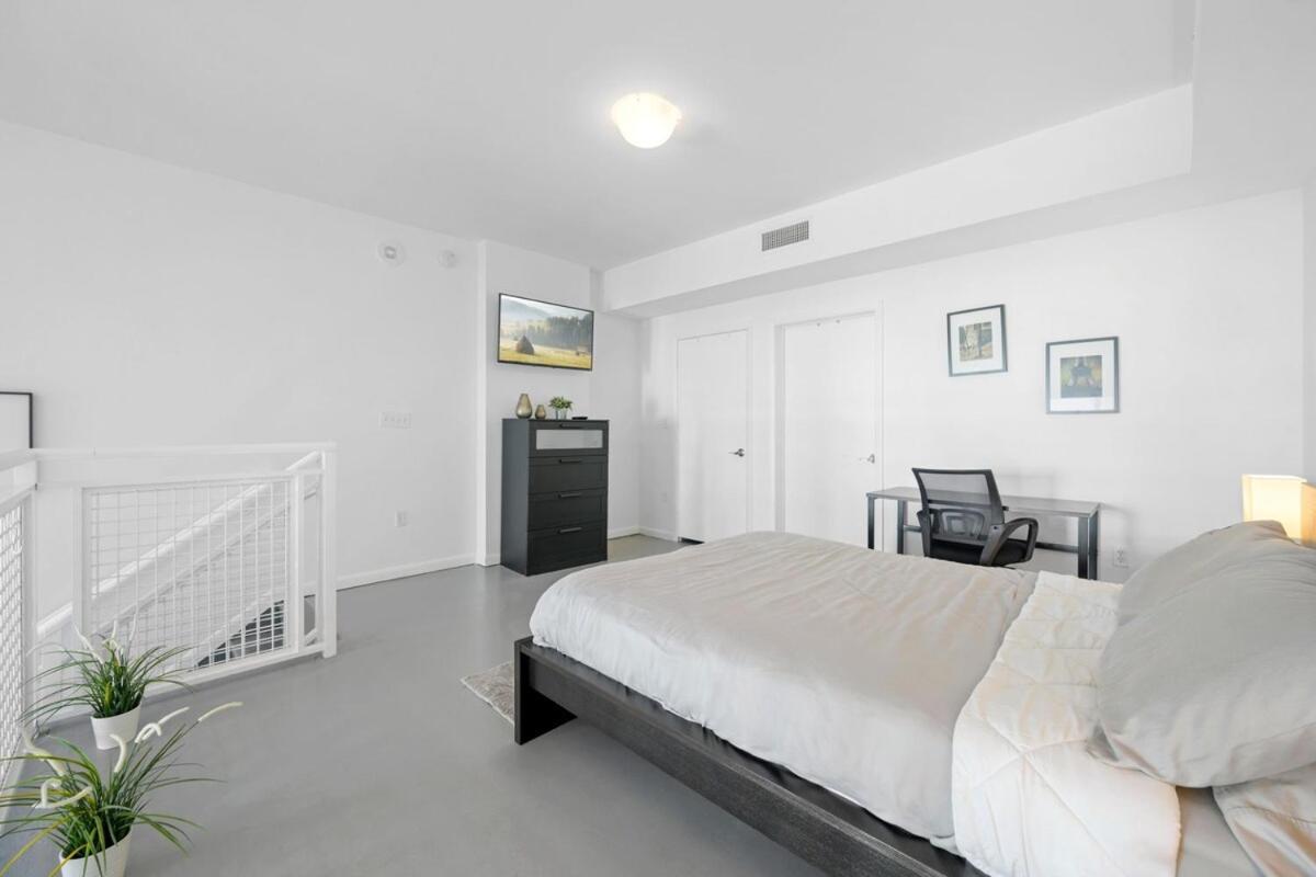 Luxury Living In Downtown * Miami